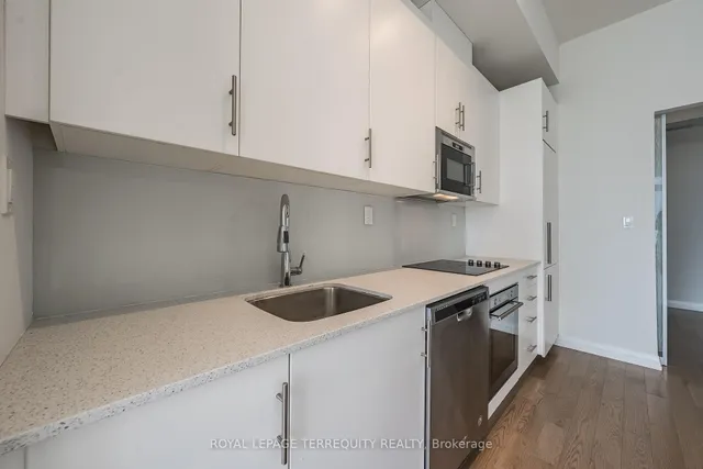 Additional image 9 of 460 Adelaide St Unit 1032