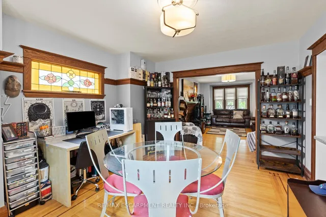 Additional image 28 of 155 Balmoral Ave