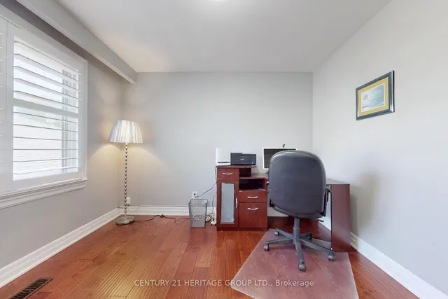 Additional image 31 of 16 Marblehead Rd