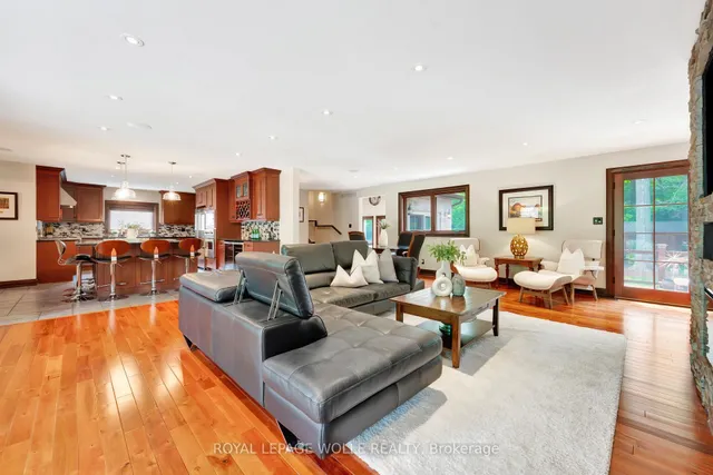 Additional image 7 of 11 Maple Hill Dr