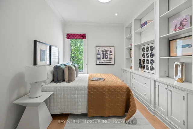 Additional image 32 of 168 Macpherson Ave