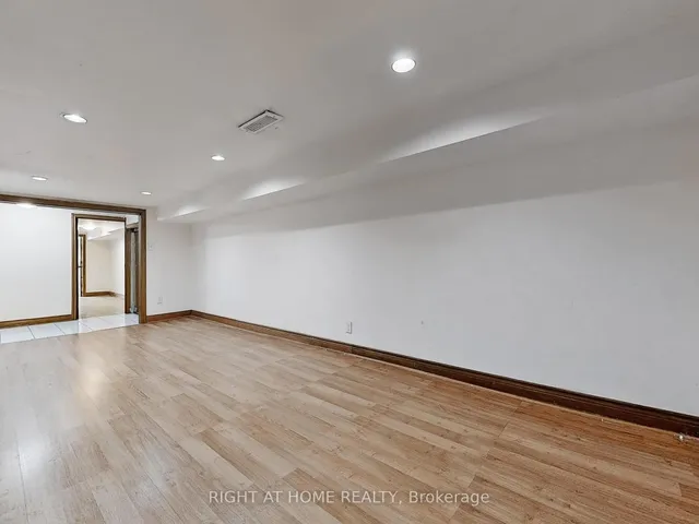 Additional image 27 of 1072 Dufferin St