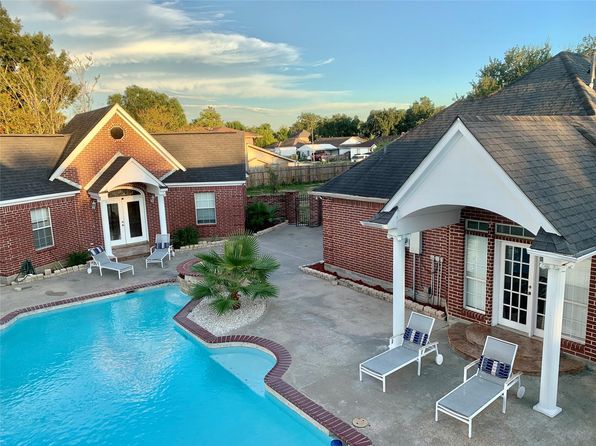 8303 Lanham Ln, Houston, TX 77075