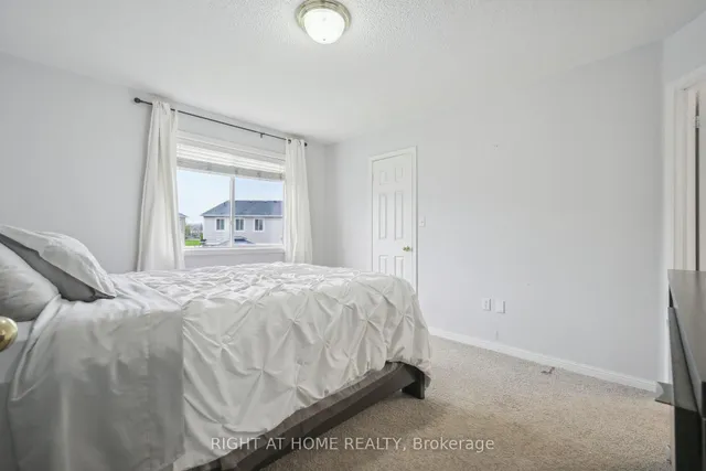 Additional image 18 of 477 Farlow Cres