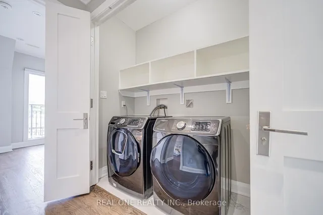 Additional image 33 of 158 Waterloo Ave