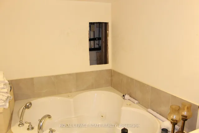 Additional image 10 of 2112 Upper James St