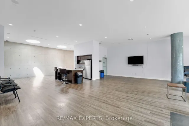 Additional image 7 of 1050 The Queensway N/A Unit 516