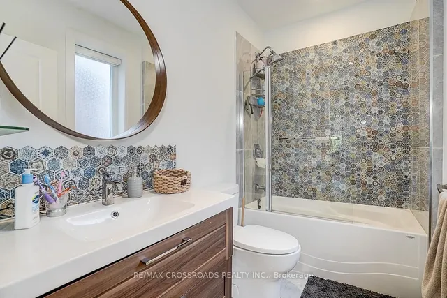 Additional image 34 of 28 Chisholm Ave