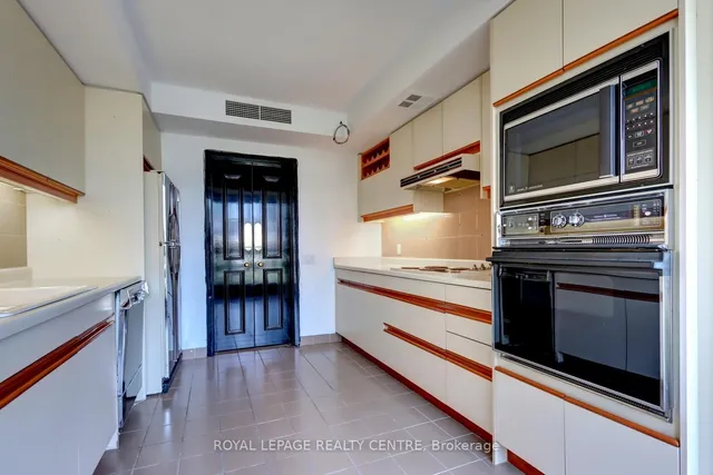 Additional image 22 of 480 Queens Quay W Unit 401W