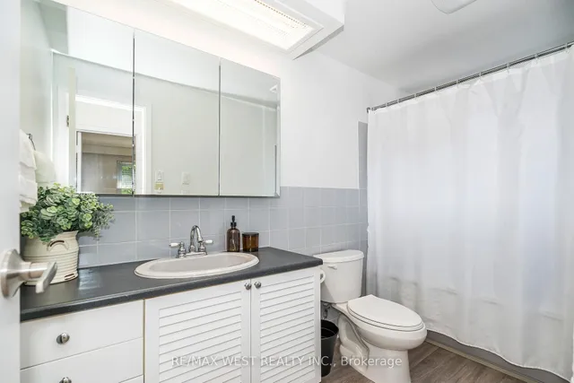 Additional image 12 of 57 Bledlow Manor Dr