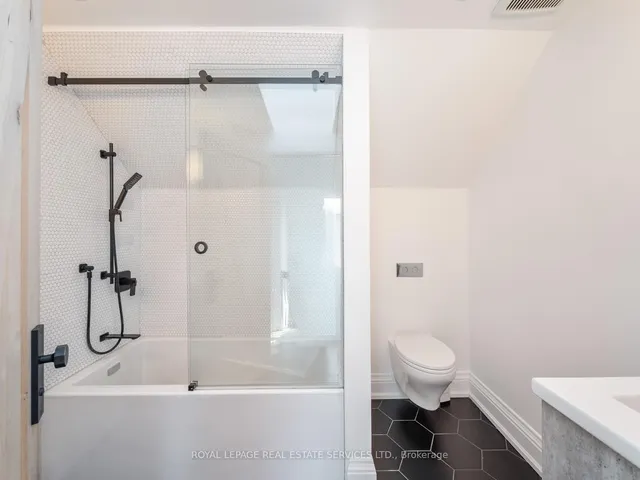 Additional image 36 of 266 Evelyn Ave