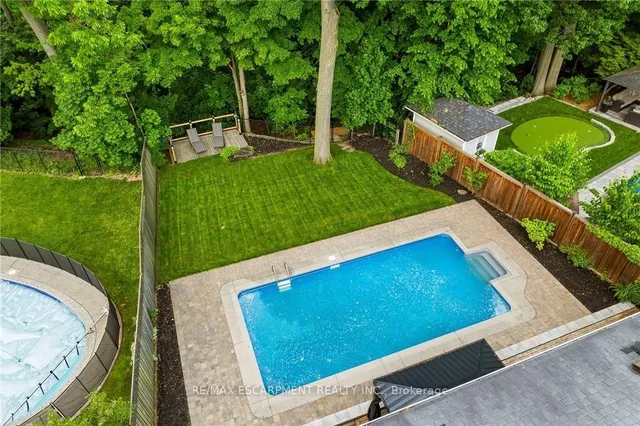 Additional image 47 of 250 LINWOOD Cres