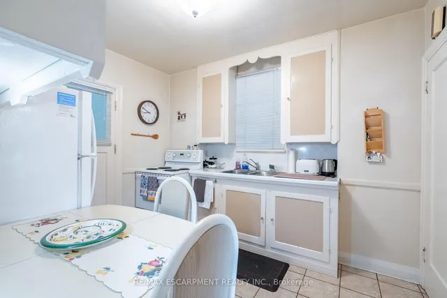 Additional image 20 of 204 Emerald St