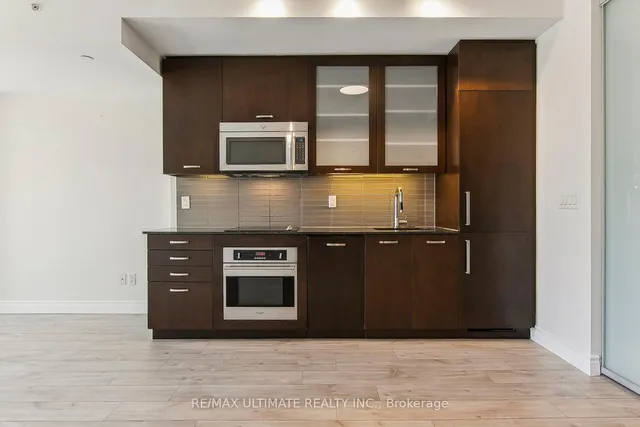 Additional image 21 of 210 Simcoe St Unit 611