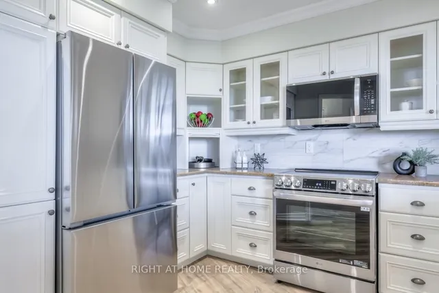 Additional image 20 of 3181 Bayview Ave Unit PH17