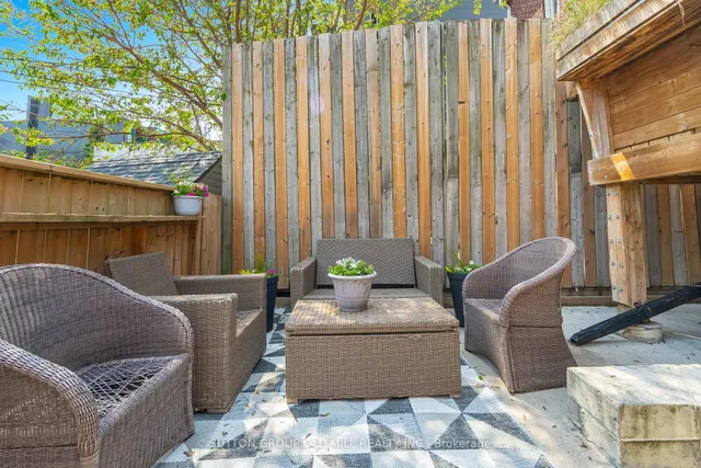 Additional image 42 of 1995 Gerrard St