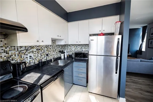 Additional image 12 of 36 James St Unit 1405