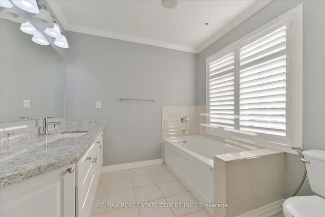 Additional image 25 of 5915 Whitehorn Ave