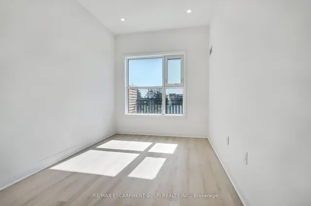 Additional image 26 of 1936 RYMAL Rd Unit 105