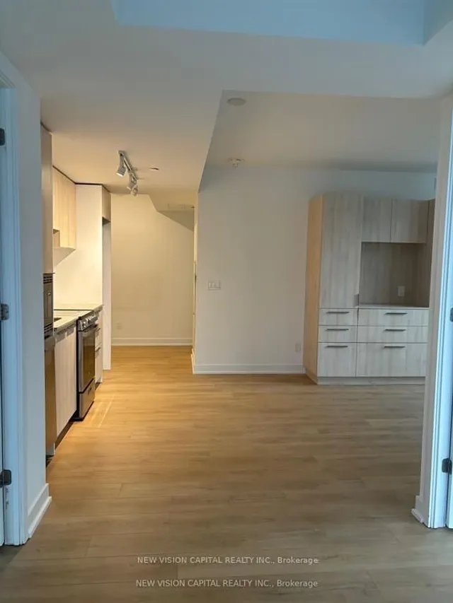 Additional image 3 of 501 YONGE St Unit 1205