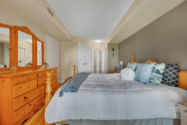 Additional image 18 of 550 Queens Quay Unit 416