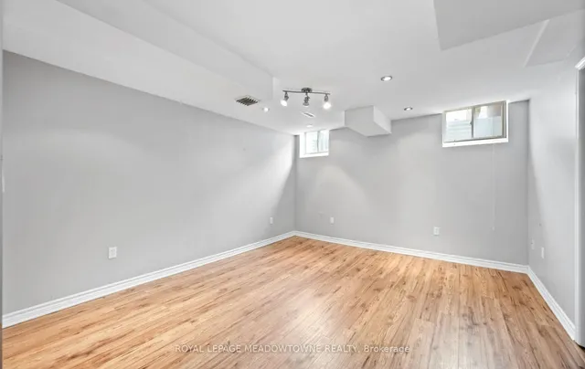 Additional image 25 of 634 Hamilton Cres