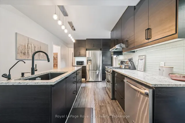 Additional image 16 of 37 Brock St