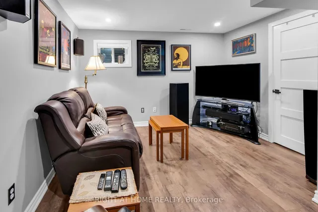 Additional image 40 of 400 Bloor St Unit 75