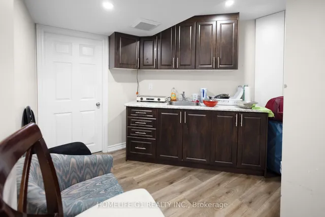 Additional image 30 of 158 Thornbush Blvd