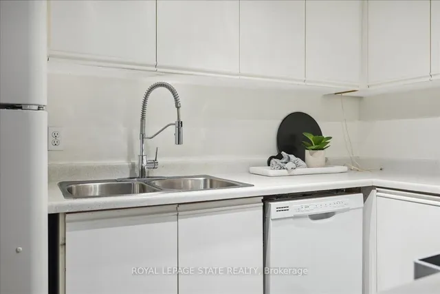 Additional image 20 of 50 Main St Unit 313