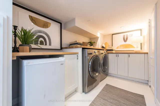 Additional image 33 of 56 Oakcrest Ave