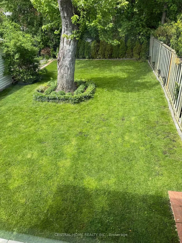 Additional image 38 of 298. Poyntz Ave