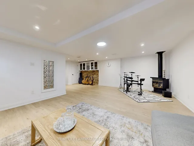 Additional image 33 of 168 Kingsbridge Garden Circ