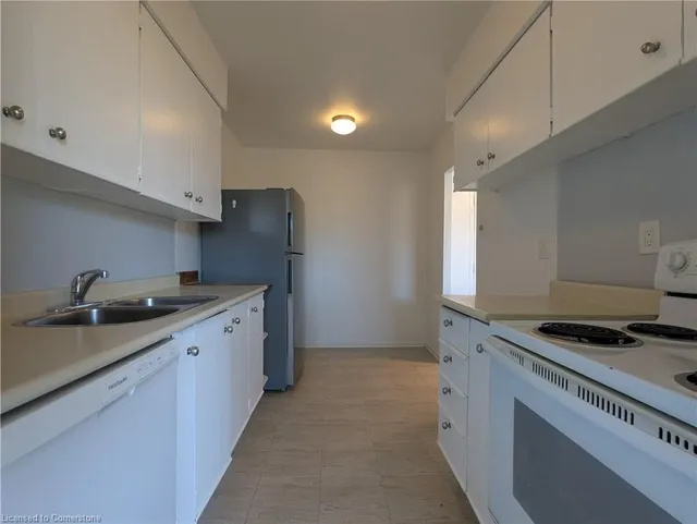 Additional image 10 of 1968 Main St Unit 1002