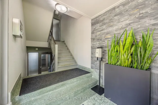 Additional image 9 of 21 Benlamond Ave Unit 4