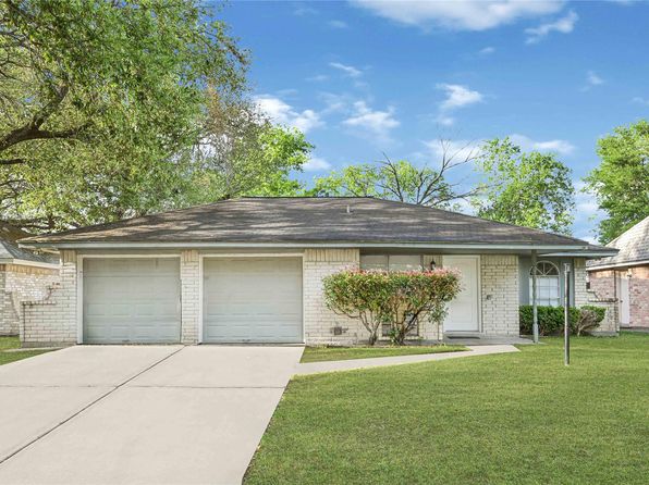 7226 Log View Dr, Houston, TX 77040