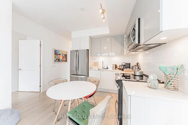 Additional image 19 of 25 Holly St Unit 2003