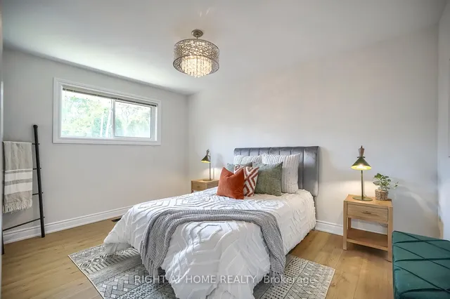 Additional image 21 of 14 Amulet St