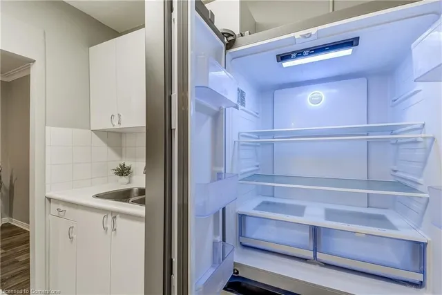 Additional image 18 of 2052 Courtland Dr Unit 104