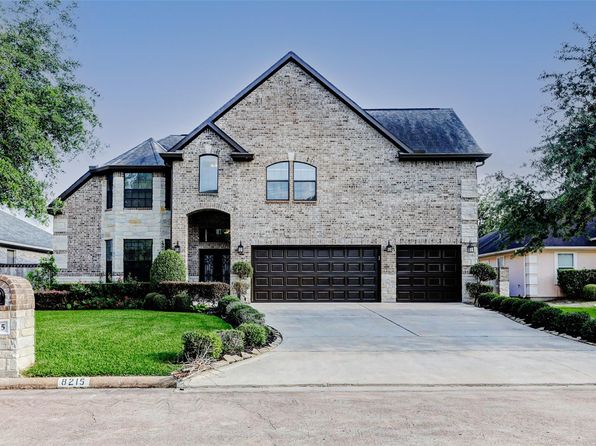 8215 Frontenac Dr, Houston, TX 77071