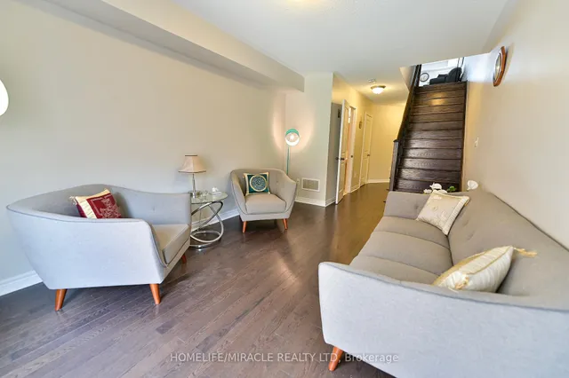 Additional image 5 of 27 Pennycross Cres Unit 3