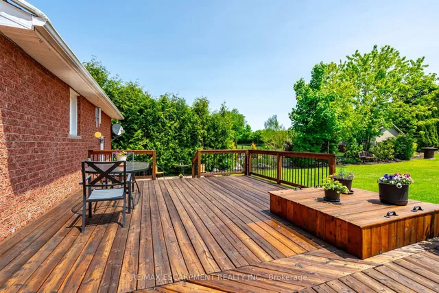 Additional image 38 of 19 Savona Cres