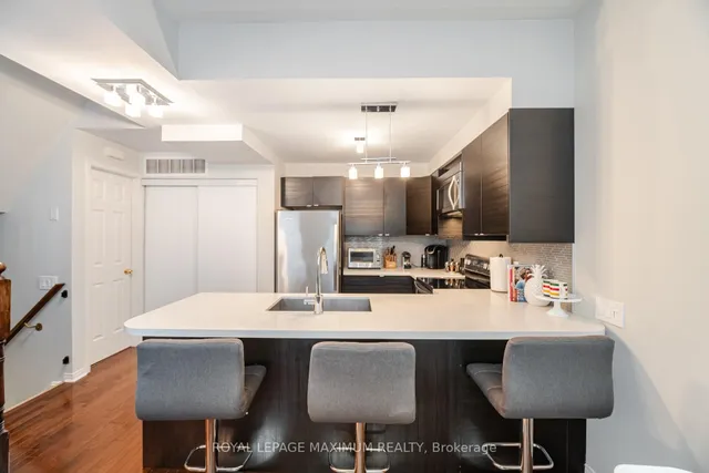 Additional image 8 of 760 Lawrence Ave Unit 46