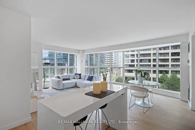 Additional image 3 of 77 Harbour Sq Unit 502