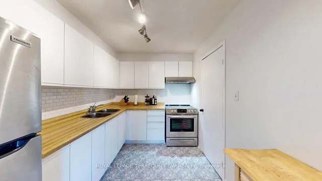 Additional image 9 of 3835 Lake Shore Blvd Unit 210