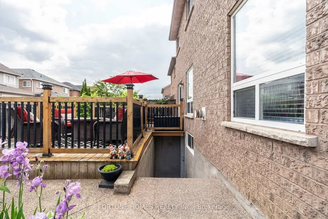 Additional image 45 of 197 Vintage Gate