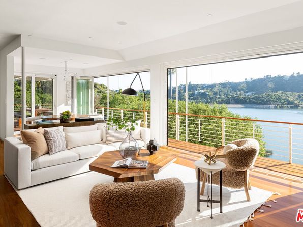 11000 Scenario Ln, Los Angeles, CA 90077