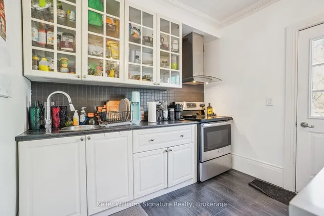 Additional image 17 of 41 Spring St