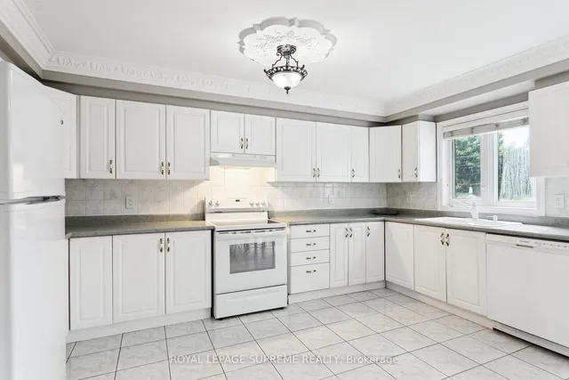 Additional image 16 of 26 Guestville Ave