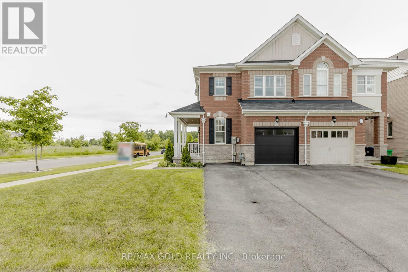 12 VICTORIAVILLE ROAD|Brampton (Credit Valley), Ontario L6X0B2